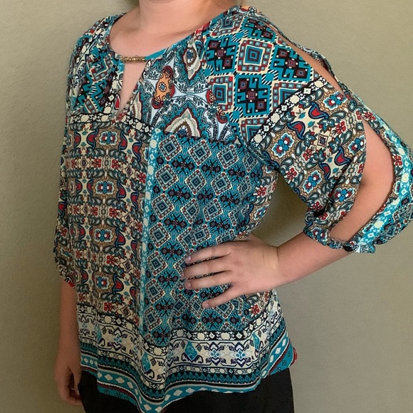 Multi Colored Large Top - Picture 9 of 9